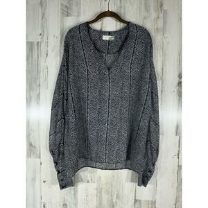 Gray Cheetah‎ Lace Print Blouse Top Size Medium Sheer V-neck Unique Buttons